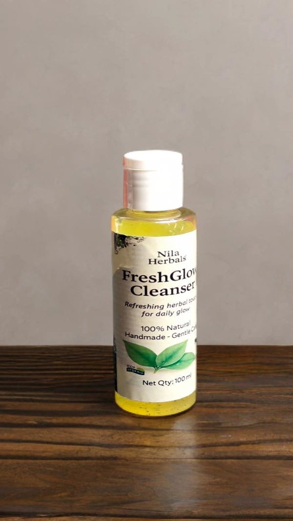 Nila Herbals  Freshglow Cleanser 100 ML - Pale Canary, 100ml, Daily Use