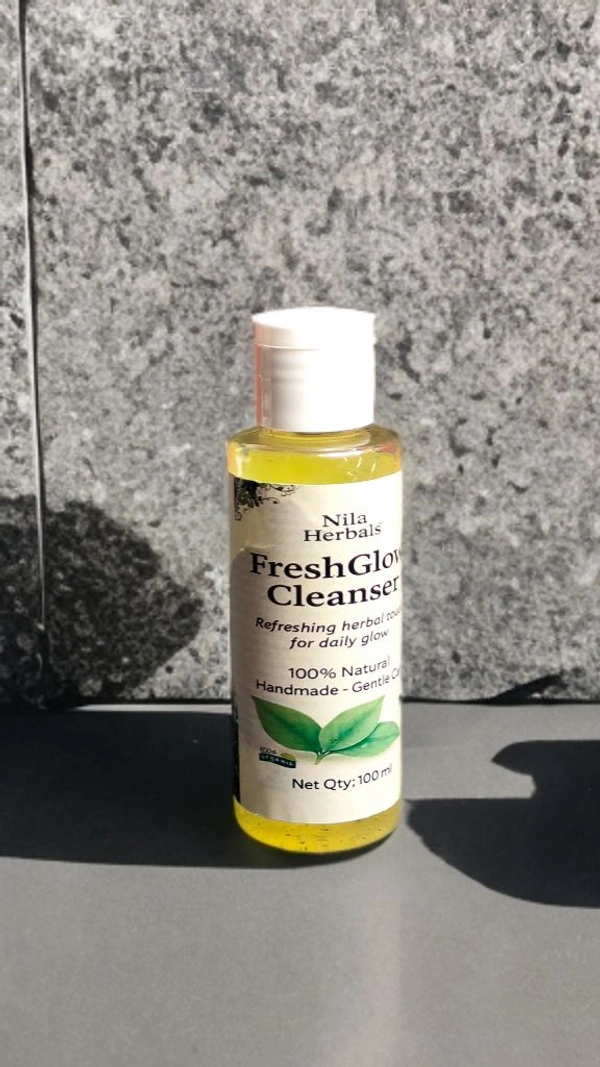 Nila Herbals  Freshglow Cleanser 100 ML - Pale Canary, 100ml, Daily Use