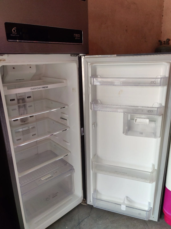 Whirlpool 292 L Frost Free Double Door 3 Star Convertible Refrigerator - 292