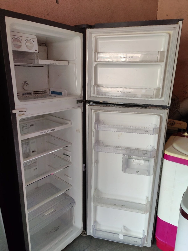 Whirlpool 292 L Frost Free Double Door 3 Star Convertible Refrigerator - 292