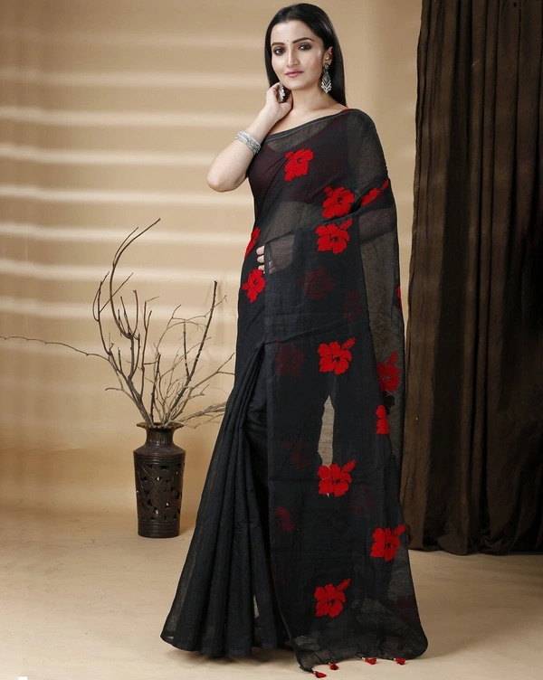 Handloom Floral Embroidered Cotton Blend Saree - Black