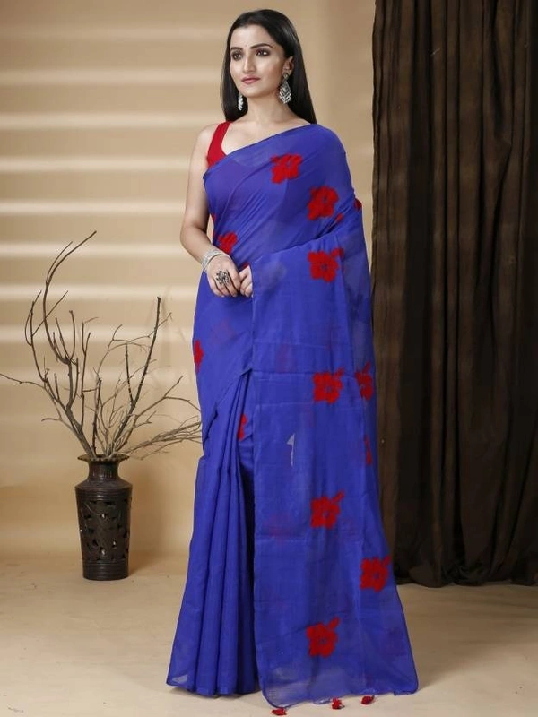 Handloom Floral Embroidered Cotton Blend Saree - Blue