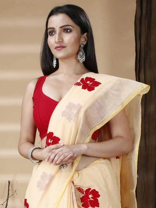 Handloom Floral Embroidered Cotton Blend Saree - Cream