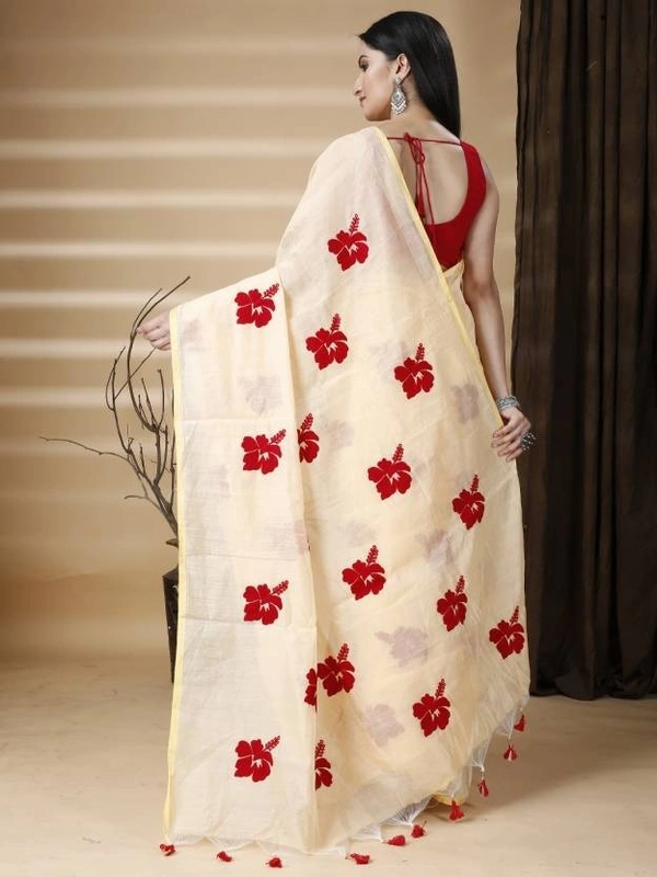 Handloom Floral Embroidered Cotton Blend Saree - Cream