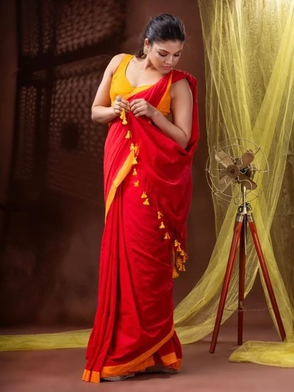 Handloom Solid Color Contrast Border Saree  - Red