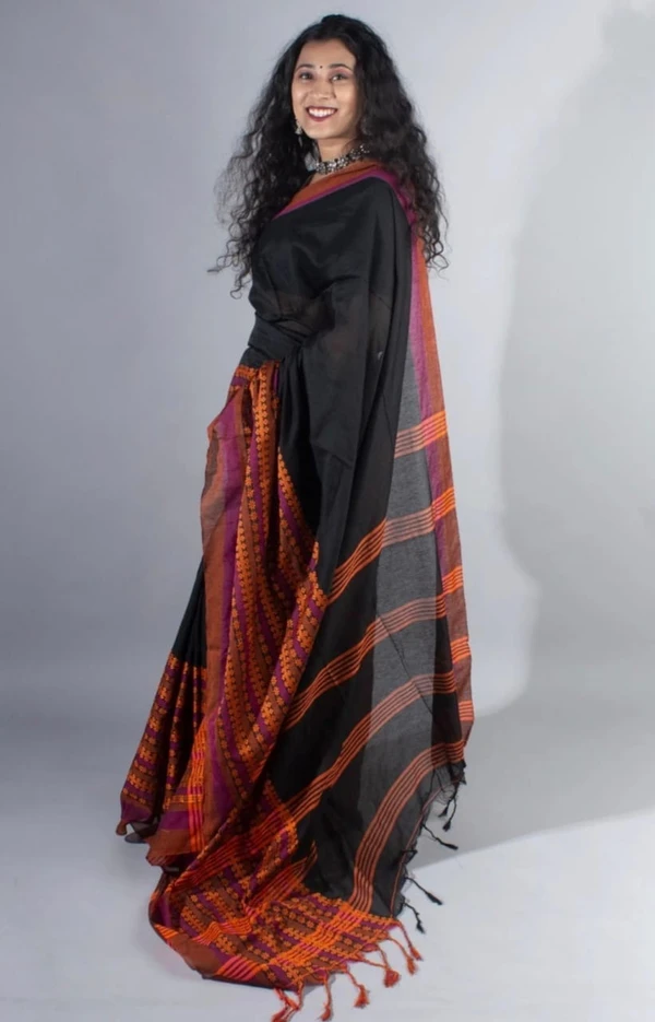 Handloom Begampuri Work Cotton Saree - Black & Red