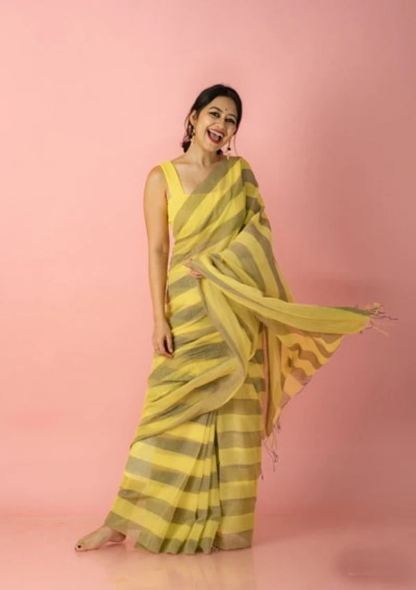 Handloom Self Contrast Strip Cotton Saree