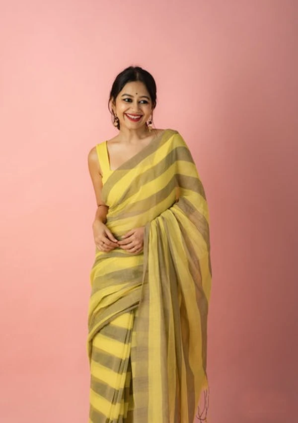 Handloom Self Contrast Strip Cotton Saree