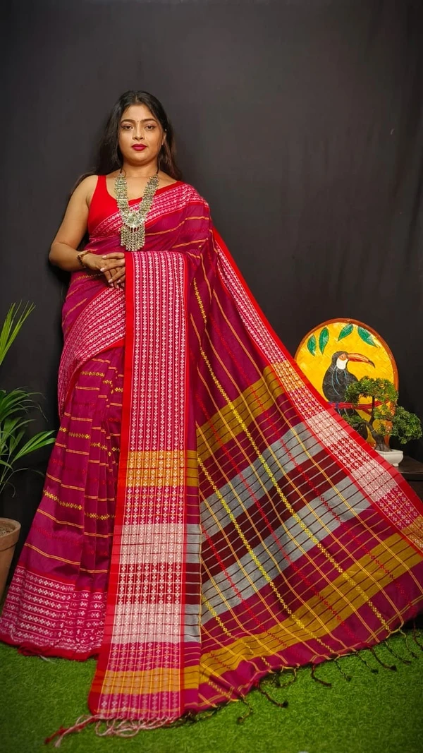 Dhanekhali Handloom Woven Cotton Saree - Free, Guardsman Red