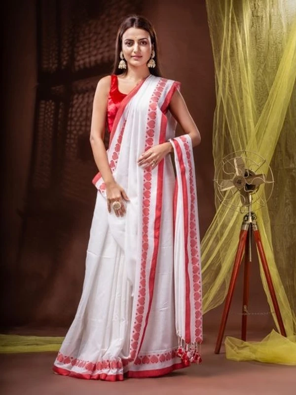 Handloom Love Motive Border Saree - White