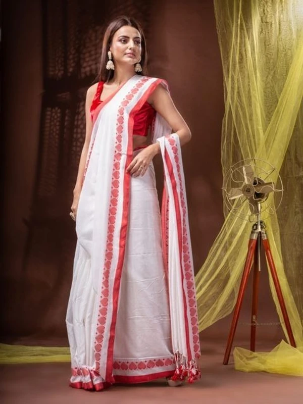 Handloom Love Motive Border Saree - White