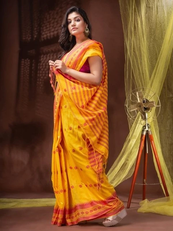 Handloom Floral Motive Border Saree - Ronchi