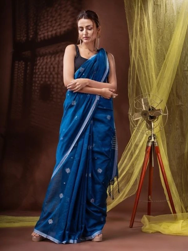 Handloom Floral Motive Saree - Blue, Soft Cotton