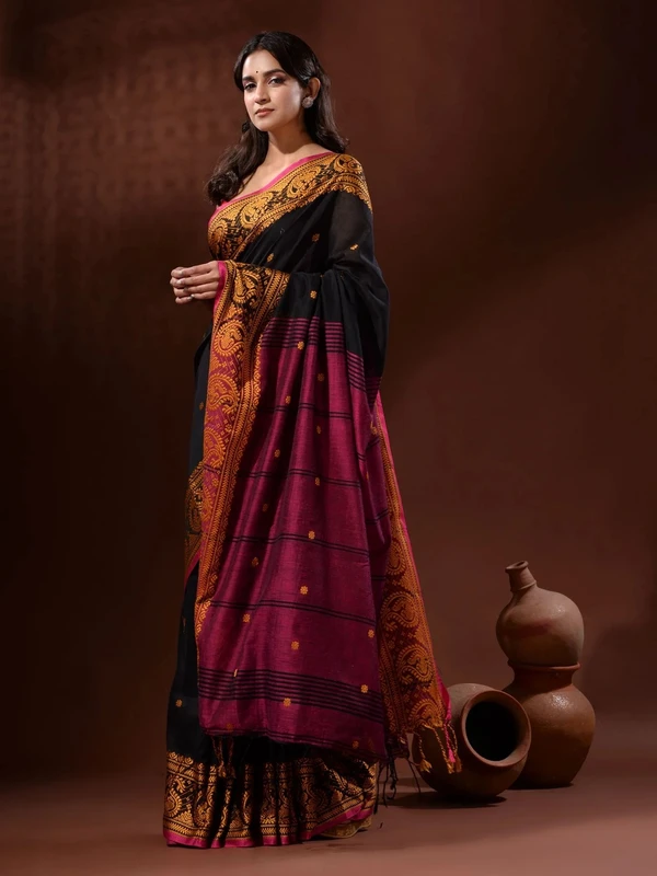 Handloom Woven Mango Border Saree - Free, Black & Magenta