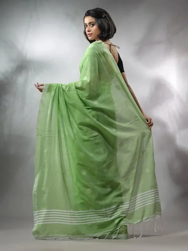 Handloom Floral Motive Saree - Pastel Green