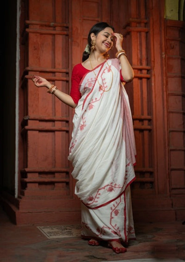Handloom Cotton Jamdani - Free, White & Red