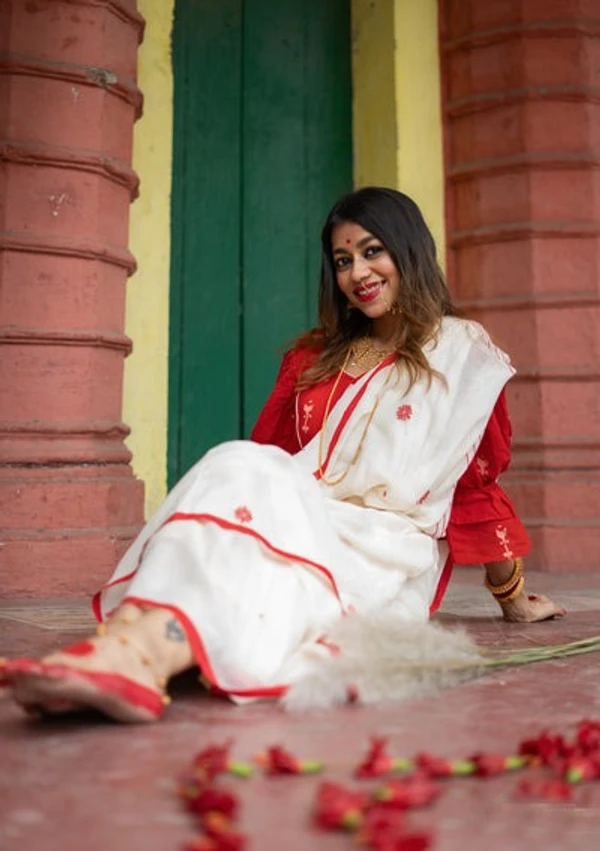 Handloom Floral Motive Saree - White & Red, Cotton, Cotton (CK)