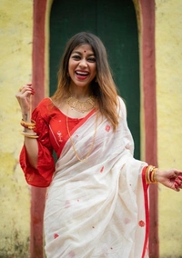 Handloom Floral Motive Saree - White & Red, Cotton, Cotton (CK)