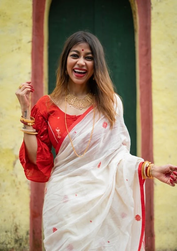 Handloom Floral Motive Saree - White & Red, Cotton, Cotton (CK)