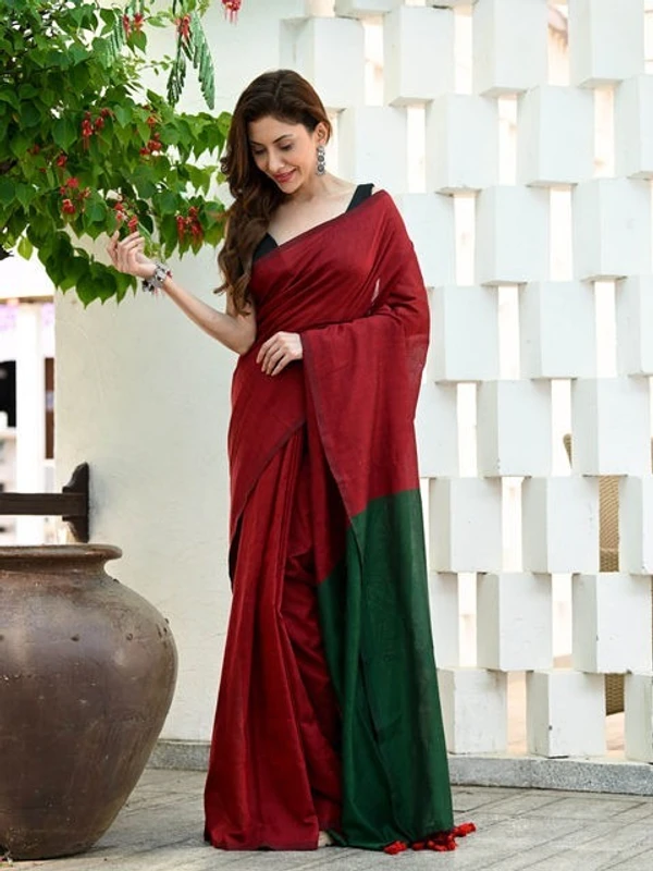 Handloom Solid Color Contrast Pallu Saree - Mexican Red, Cotton (CK)