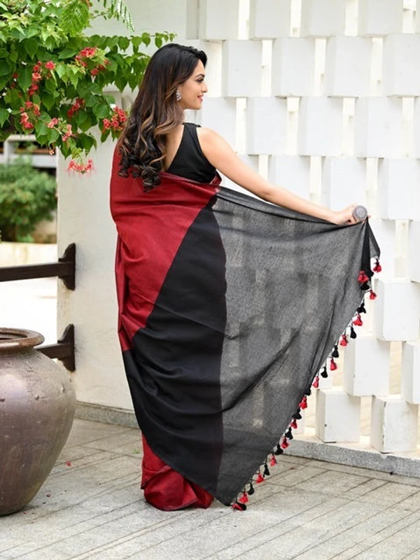 Handloom Solid Color Contrast Pallu Saree - Red, Cotton (CK)
