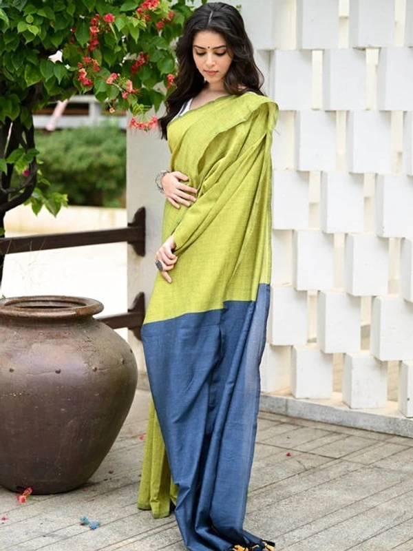 Handloom Solid Color Contrast Pallu Saree - Celery, Cotton (CK)