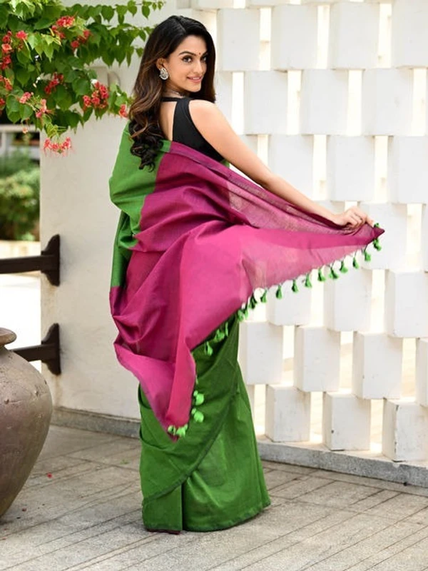 Handloom Mul Cotton Contrast Pallu Saree - Green