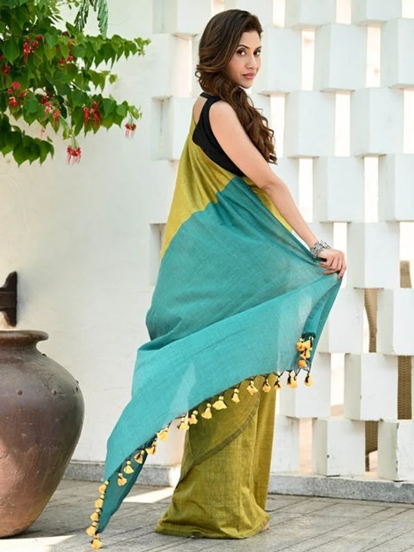 Handloom Mul Cotton Contrast Pallu Saree - Olive