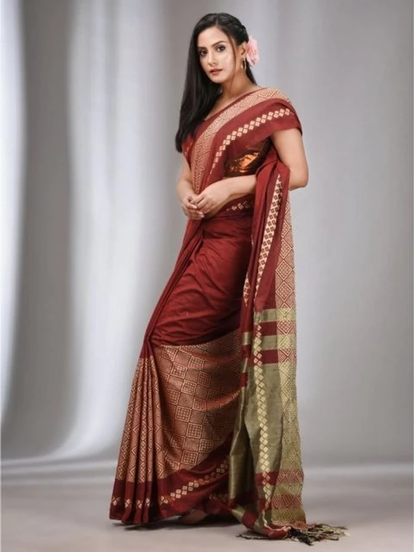 Handloom Contrast Woven Border Saree - Brown