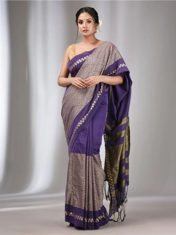 Handloom Contrast Woven Border Saree - Blue