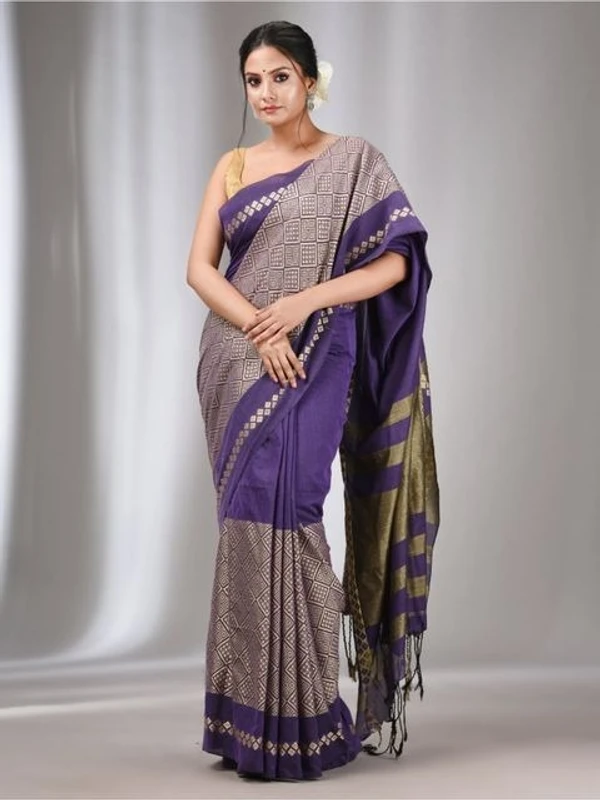 Handloom Contrast Woven Border Saree - Blue