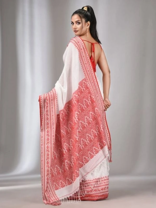 Handloom Ganga Jamuna Woven Border Saree - White & Red