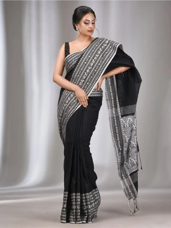 Handloom Ganga Jamuna Woven Border Saree - Black