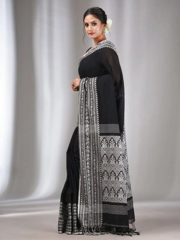 Handloom Ganga Jamuna Woven Border Saree - Black