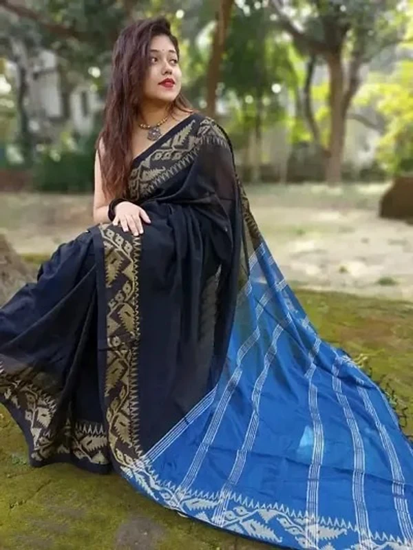 Handloom Jamdani Woven Zari Pallu Saree - Black & Blue