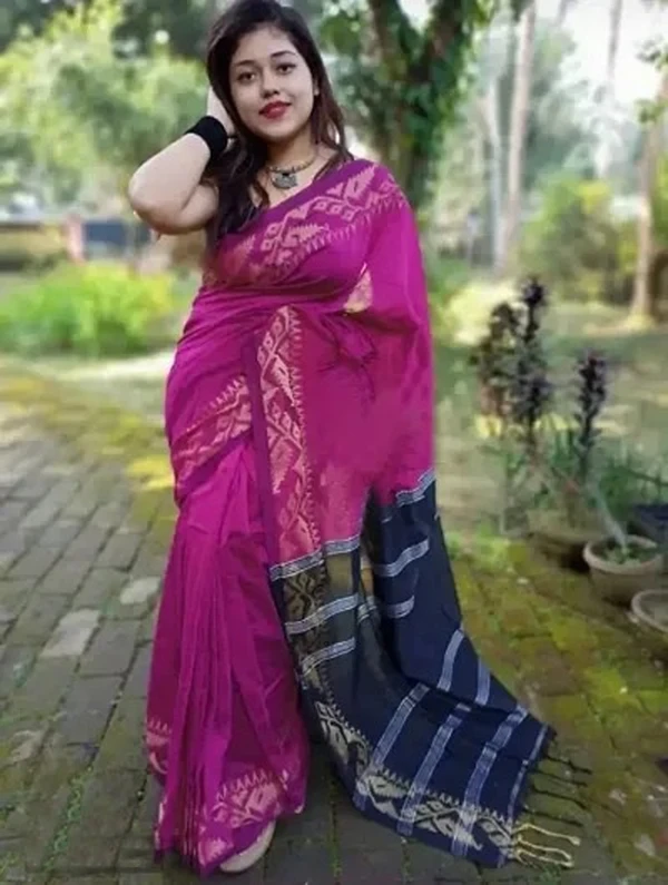 Handloom Jamdani Woven Zari Pallu Saree - Magenta & Black