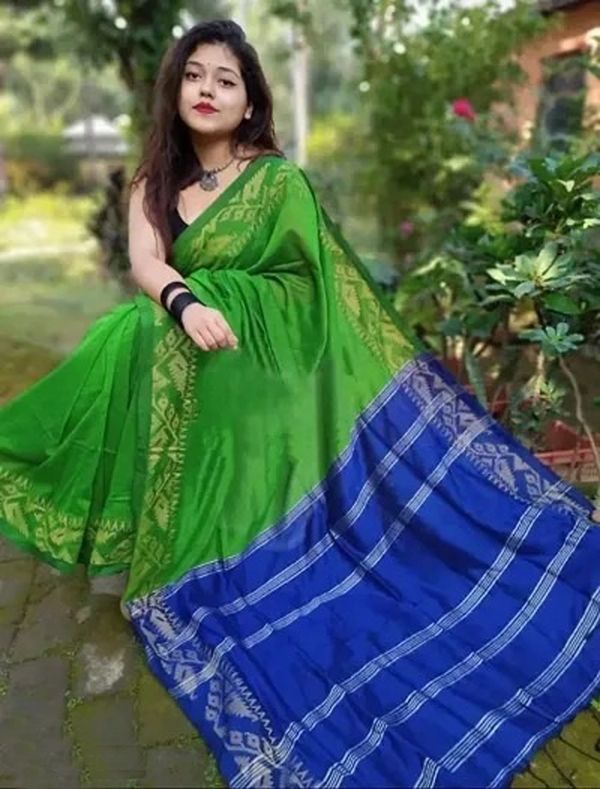 Handloom Jamdani Woven Zari Pallu Saree - Green & Blue