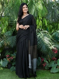 Handloom Solid Color 2D Pallu Saree - Black