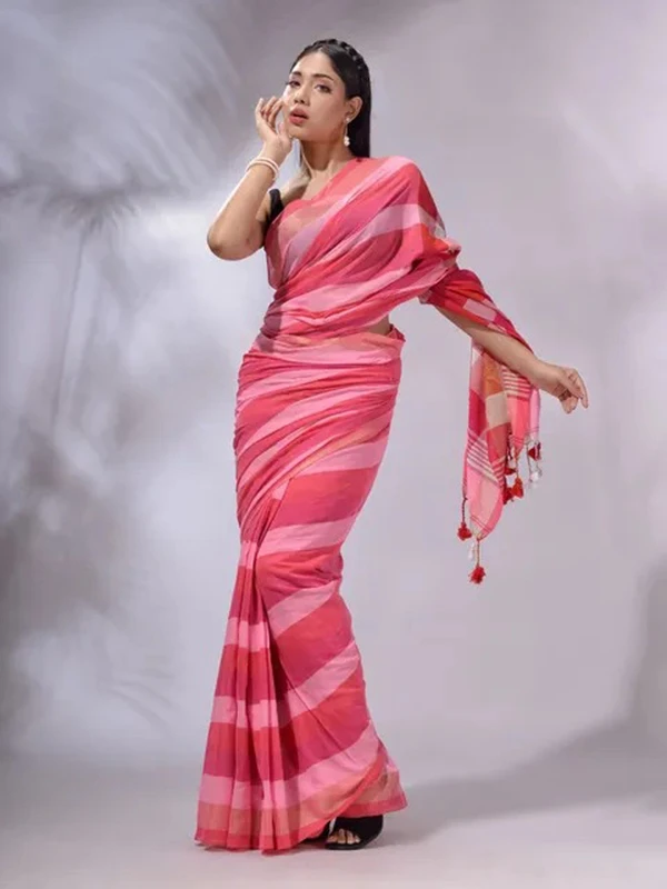 Handloom Contrast Colored Check Saree - Pink