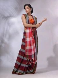 Handloom Contrast Colored Check Saree - Gray