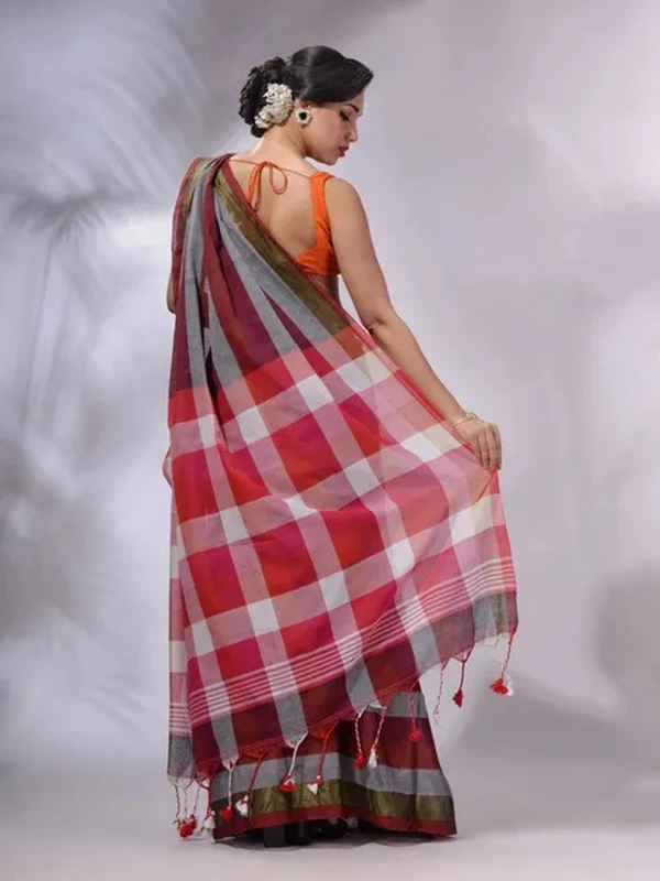 Handloom Contrast Colored Check Saree - Gray