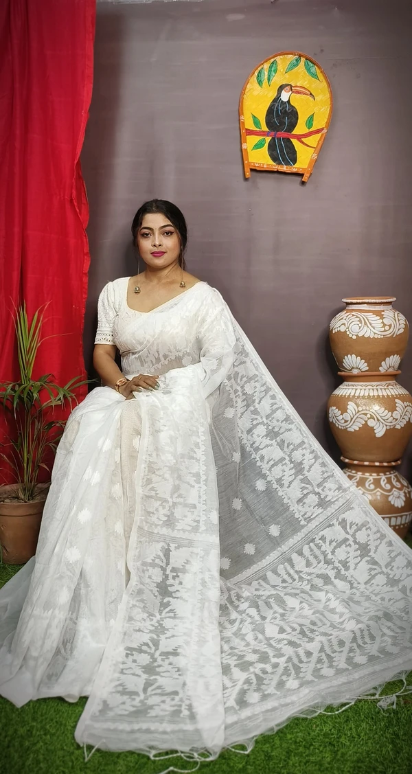 Handloom Traditional Woven Soft Jamdani - White