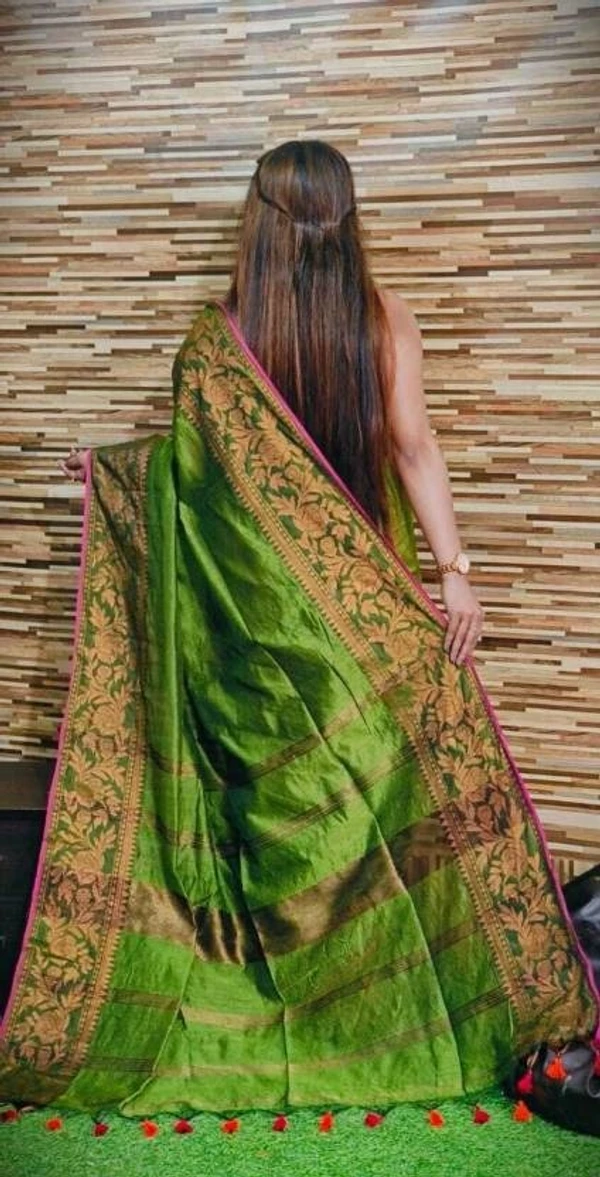 Kundu Handloom Copper Zari Woven Big Border Saree - Olive