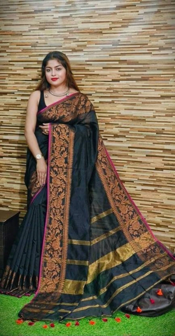 Kundu Handloom Copper Zari Woven Big Border Saree - Black