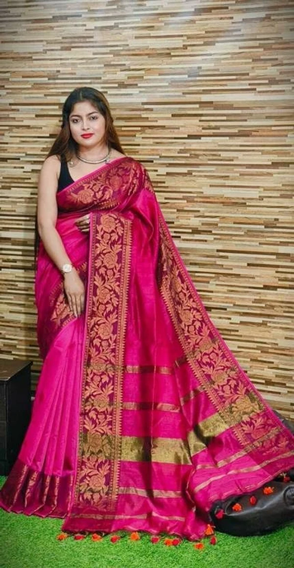 Kundu Handloom Copper Zari Woven Big Border Saree - Magenta / Fuchsia