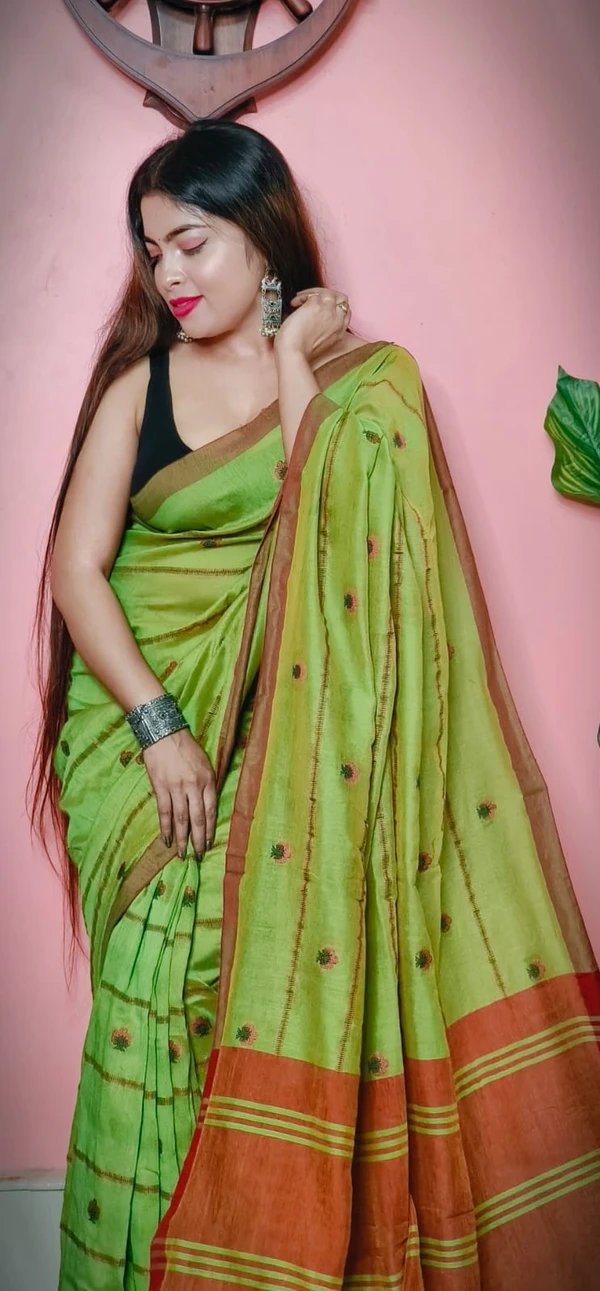 Handloom Woven Motive Saree - Japanese Laurel