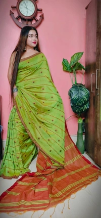 Handloom Woven Motive Saree - Japanese Laurel