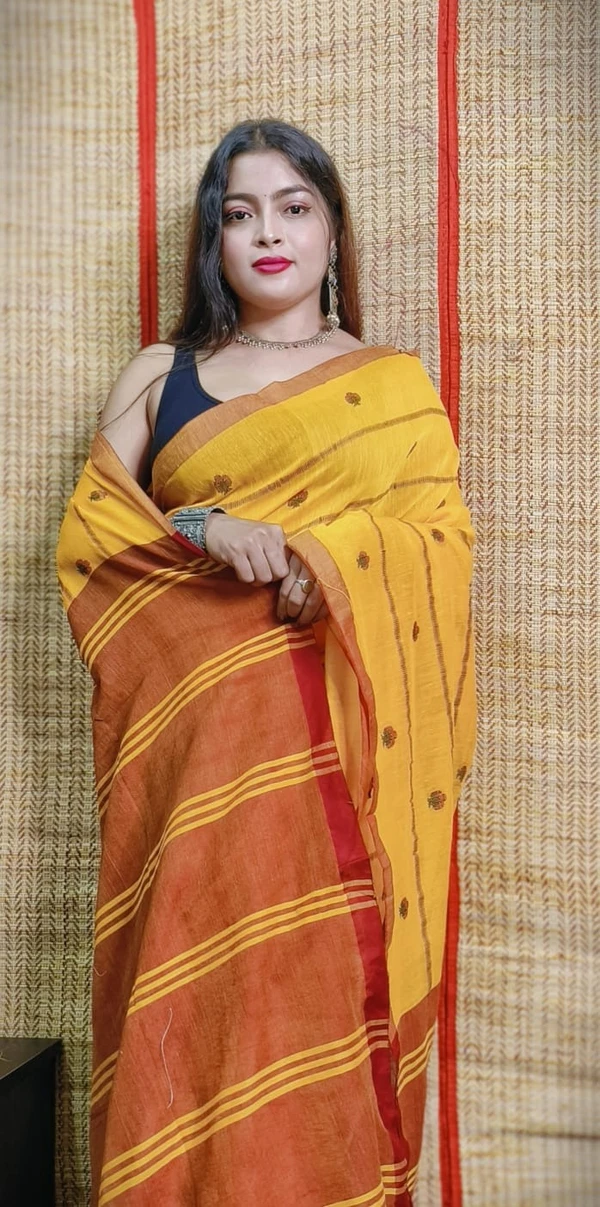 Handloom Woven Motive Saree - Gold