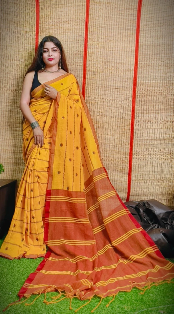 Handloom Woven Motive Saree - Gold