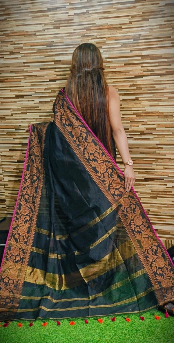 Raja Handloom Copper Zari Woven Border Saree - Black